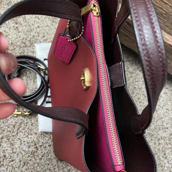 ❌SOLD❌Coach WillowTote 24 in colorblock - Picture 7 of 11